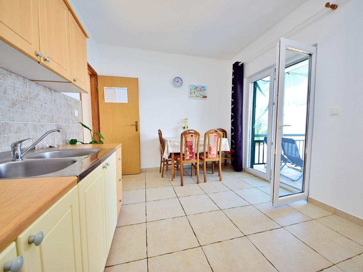 Holiday Home Tina - Hvr501 By Interhome Gdinj Bagian luar foto