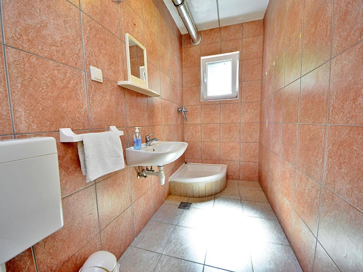 Holiday Home Tina - Hvr501 By Interhome Gdinj Bagian luar foto