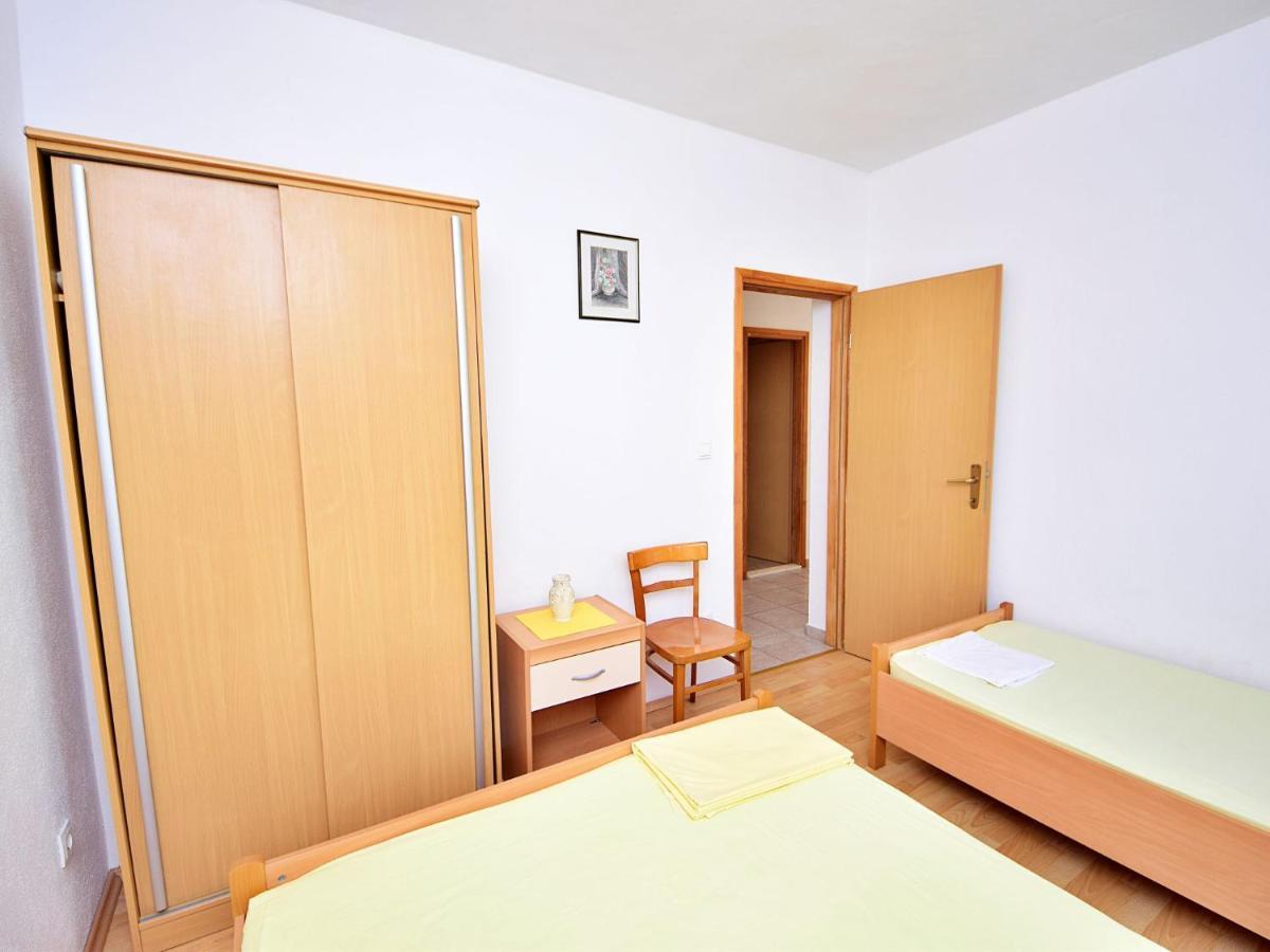 Holiday Home Tina - Hvr501 By Interhome Gdinj Bagian luar foto